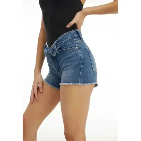 GOOD AMERICAN
The Cutoff Foldover frayed denim shorts New With Tags - Picture 2 of 7